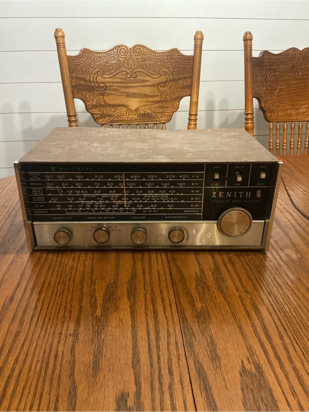 Vintage Zenith Model M660A Multiband AM Short Wave Tube Radio Receiver
